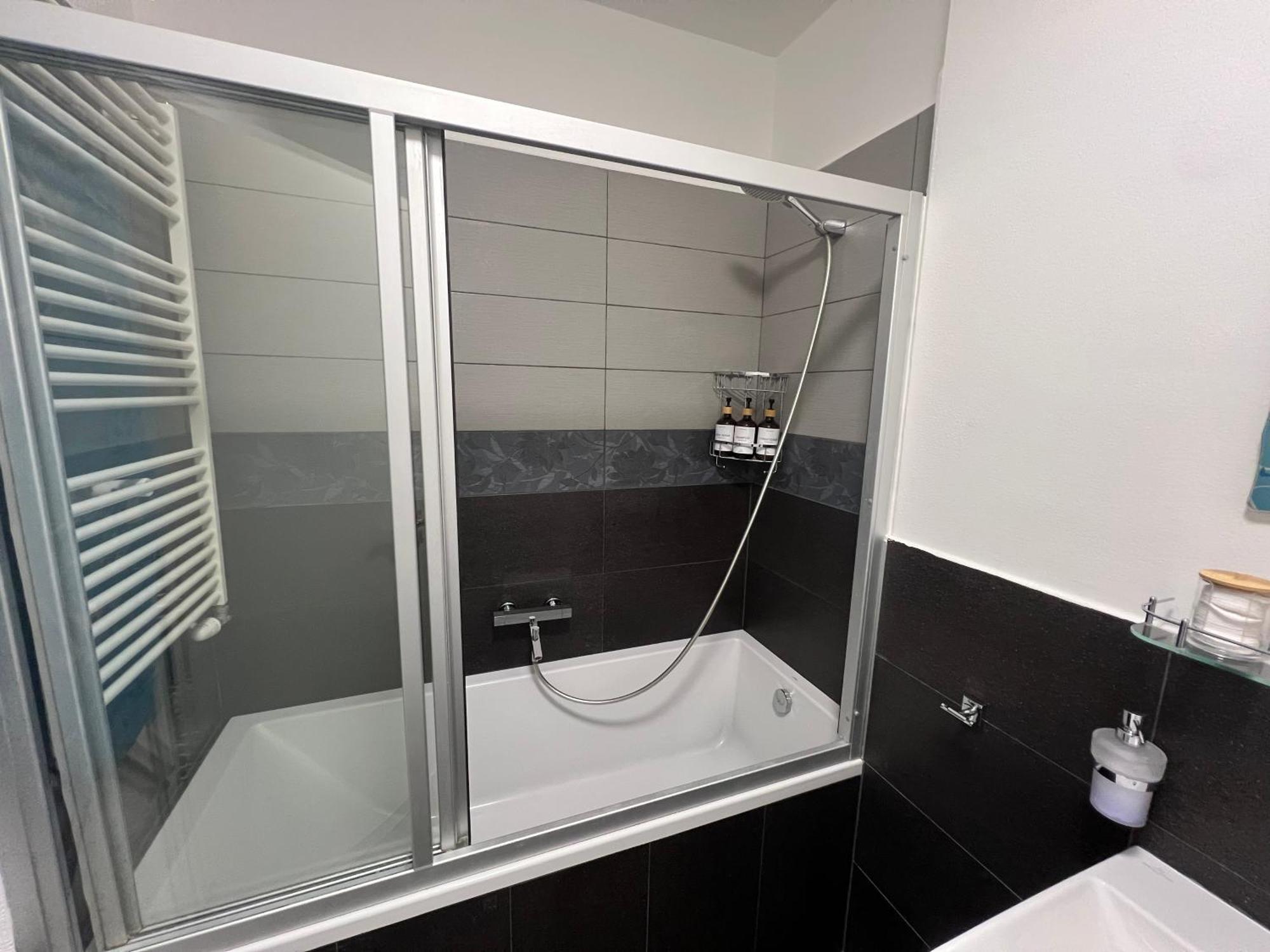 Forest Park Garden Apartment บราติสลาวา ภายนอก รูปภาพ